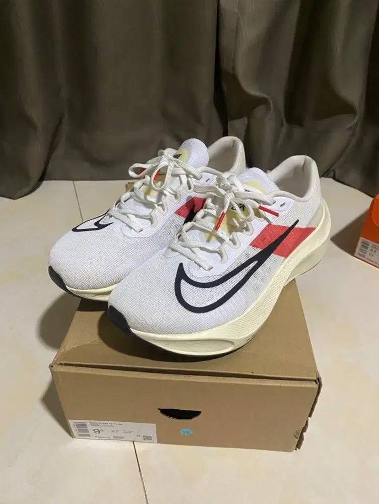 Nike Zoom Fly 5 Kipchoge Edition Size 43