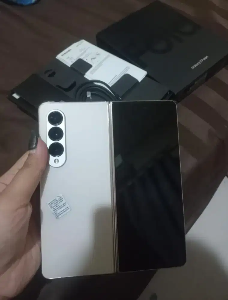 Samsung fold4 256gb beige