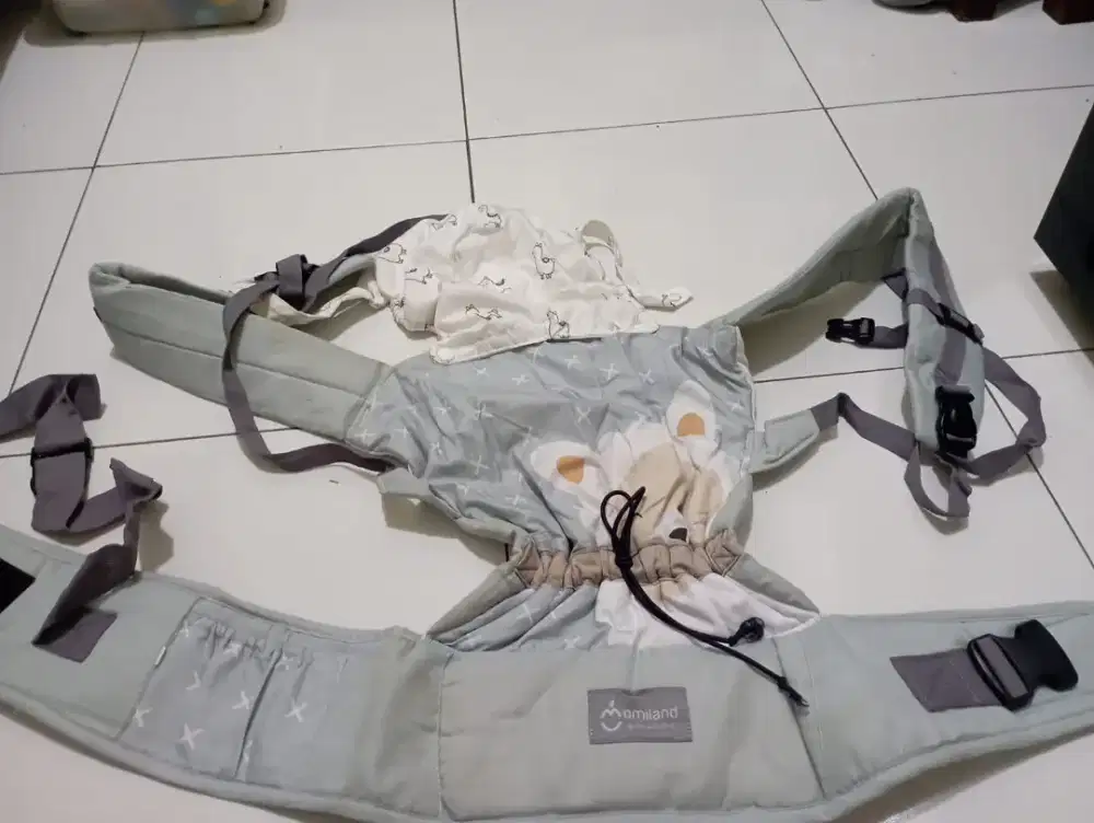 Gendong bayi m shape merek omilad