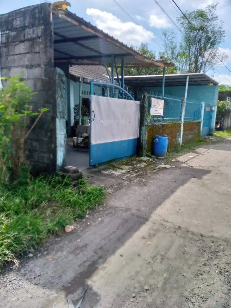 Rumah Strategis Dekat Pasar Cebongan