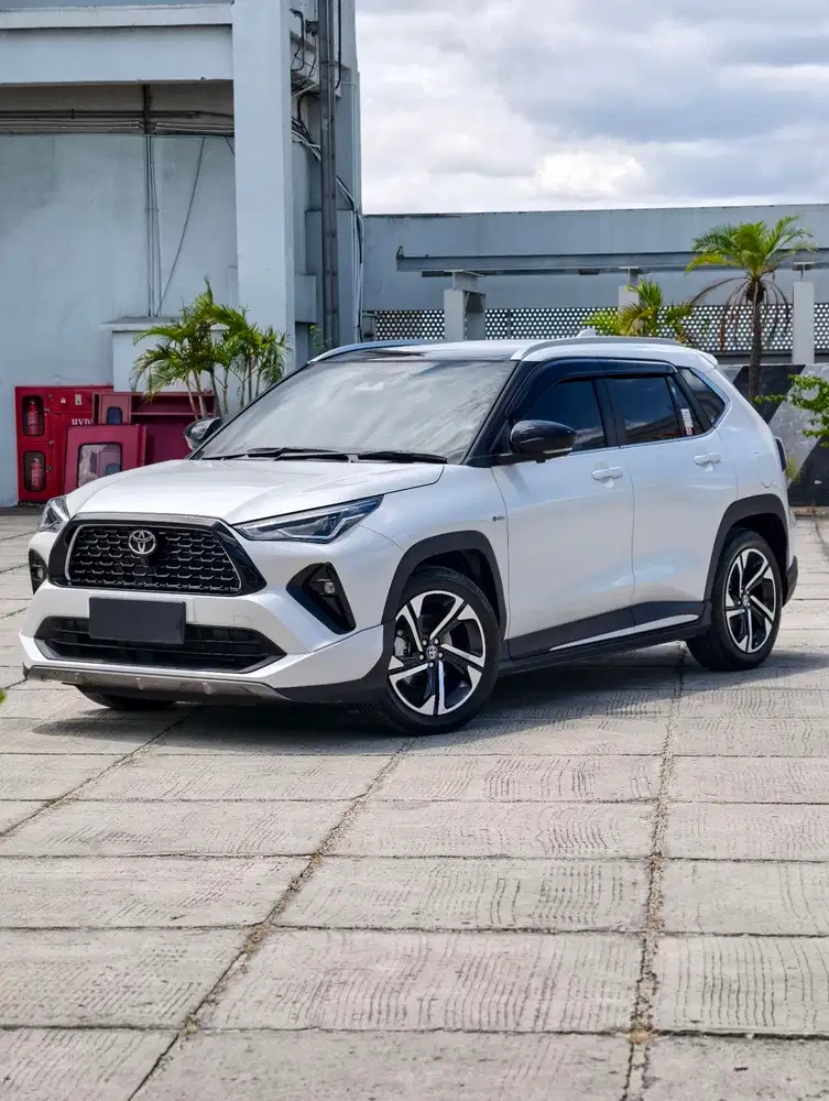 [3RB] TOYOTA YARIS CROSS GR 1.5 HEV TWO TONE 2025 PUTIH GANJIL