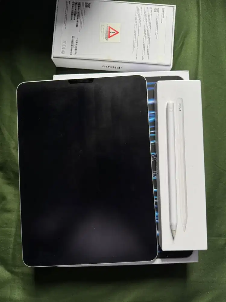 DIJUAL IPAD PRO 11 Gen 4 128 GB + APPLE PENCIL ORIGINAL MULUS PARAH
