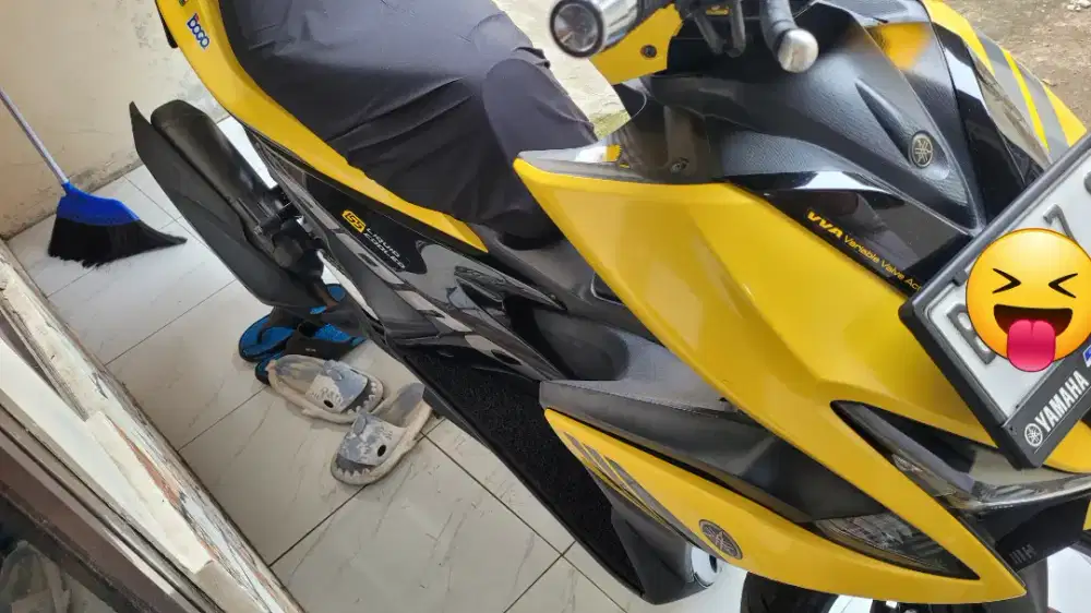 Yamaha Aerox 155 VVA Kuning Hitam