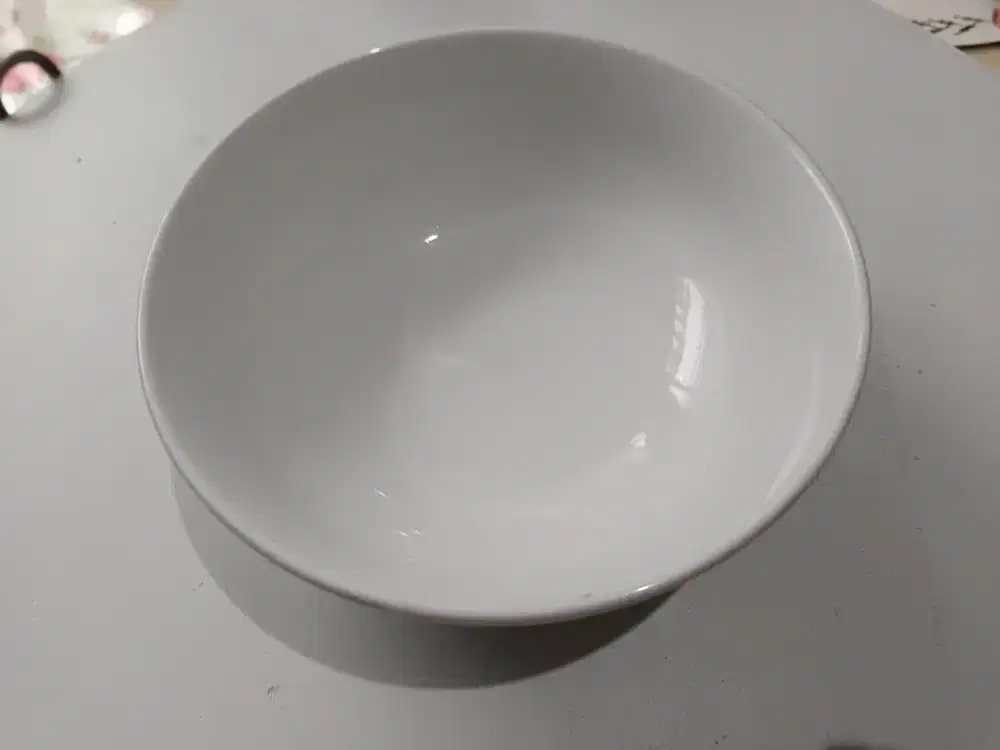 Mangkuk Putih elegan diameter 20cm