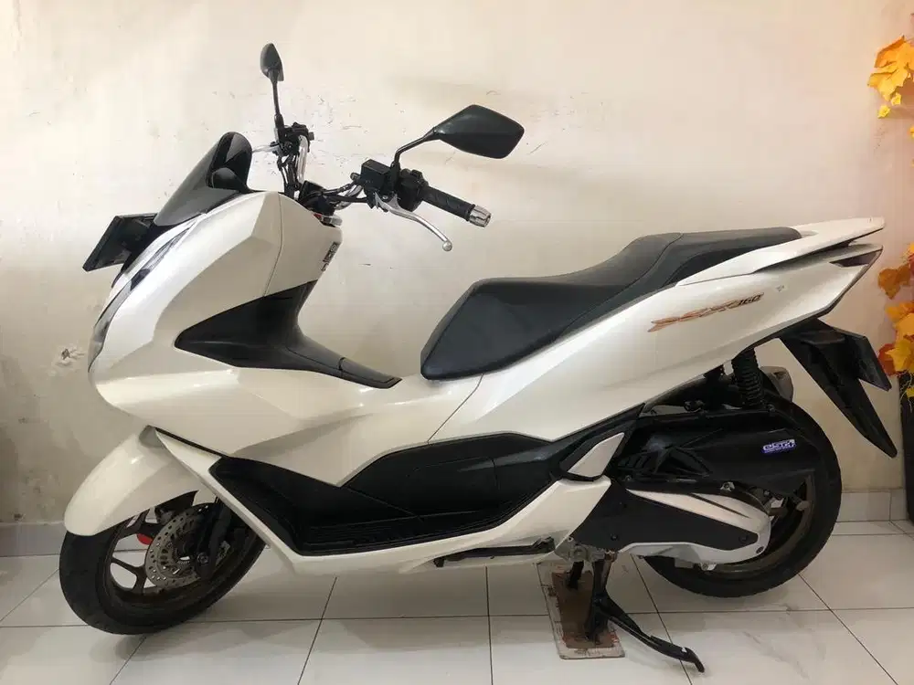 Honda PCX ABS Th.2023 putih!!