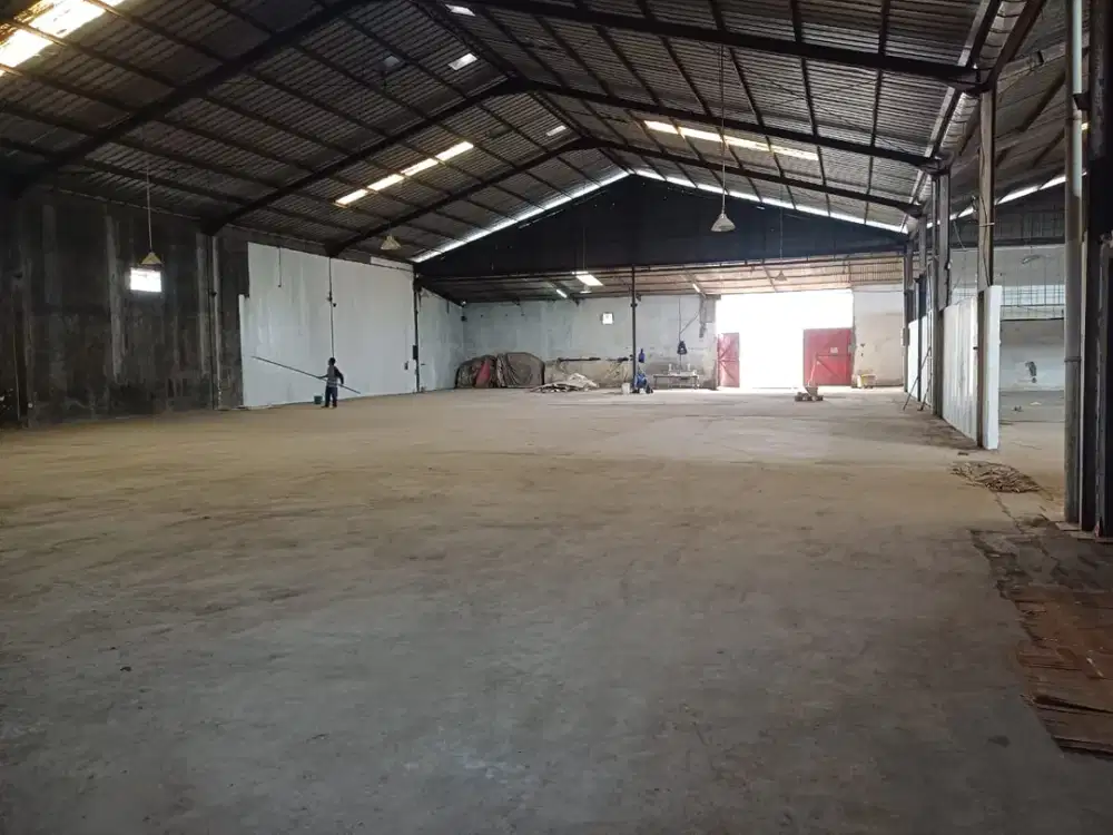 Disewakan Gudang di Cipondoh Lt.1.600m2 Ready Awal Maret