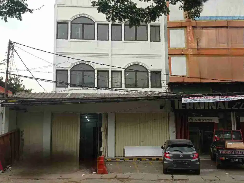 Ruko Gandeng  Rapi Strategis Jalan Raya Alternatif Cibubur Daerah Cikeas Ada Ruang Kantor