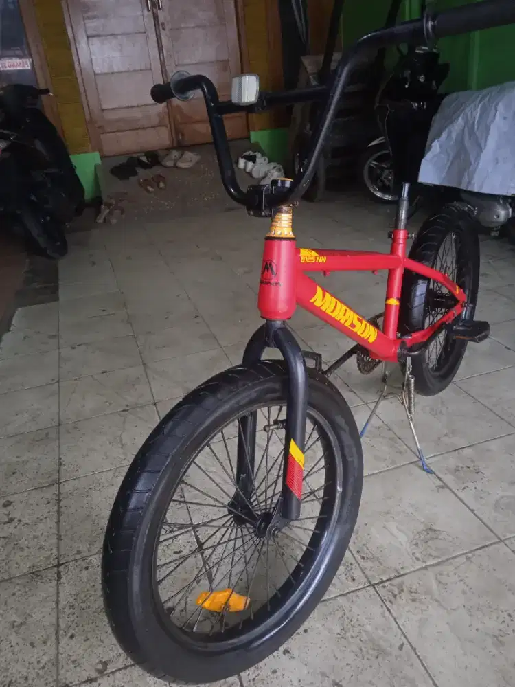 Sepeda BMX 20inch