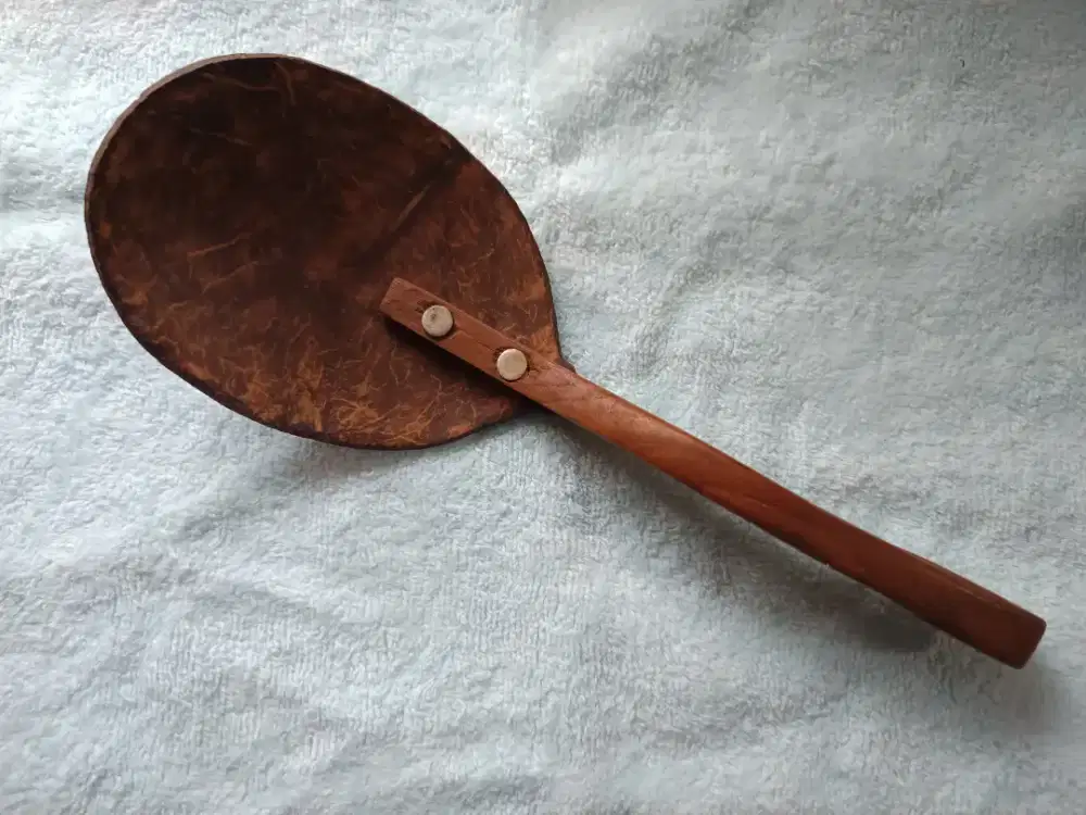 Centong nasi dari batok kelapa