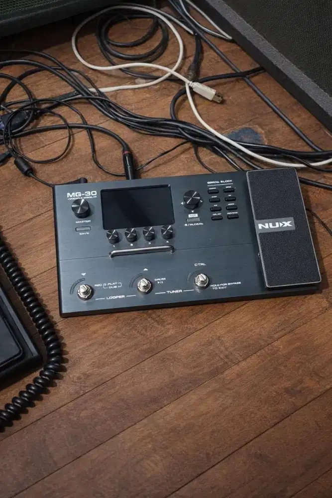 Efek gitar  Nux MG30