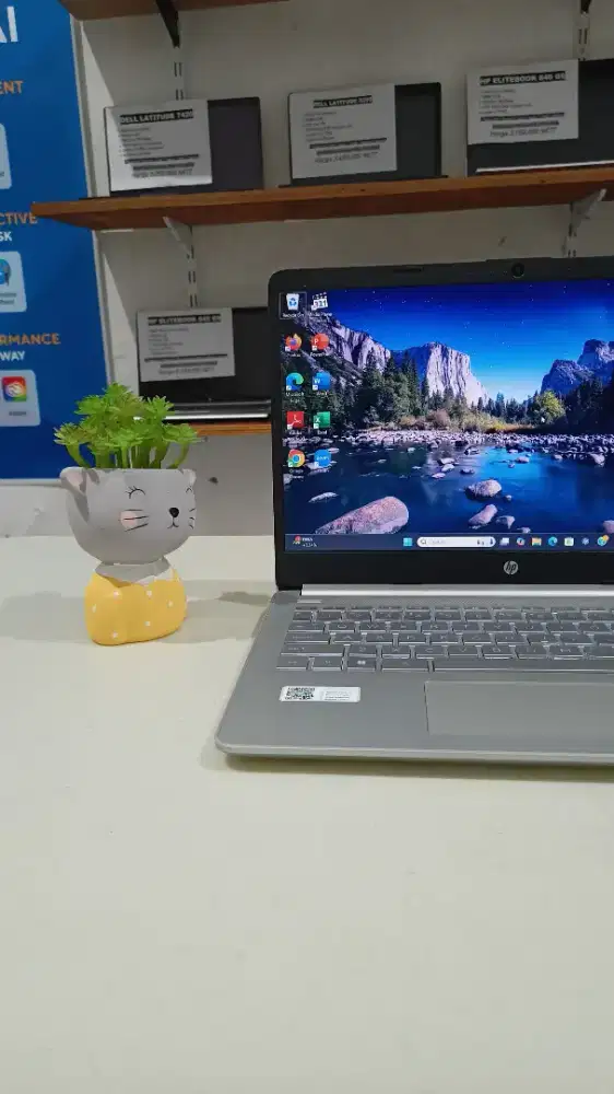 Laptop Second Hp 245 G10 Ryzen 5 7520U, Ram 8 GB