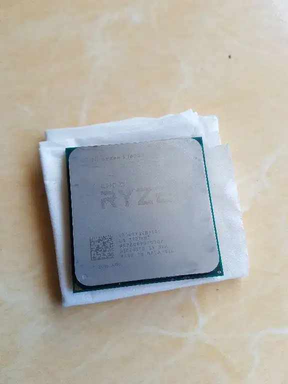 Processor AMD AM4 Ryzen 5 1600X 12 cpu speed to 4.0Ghz Zen