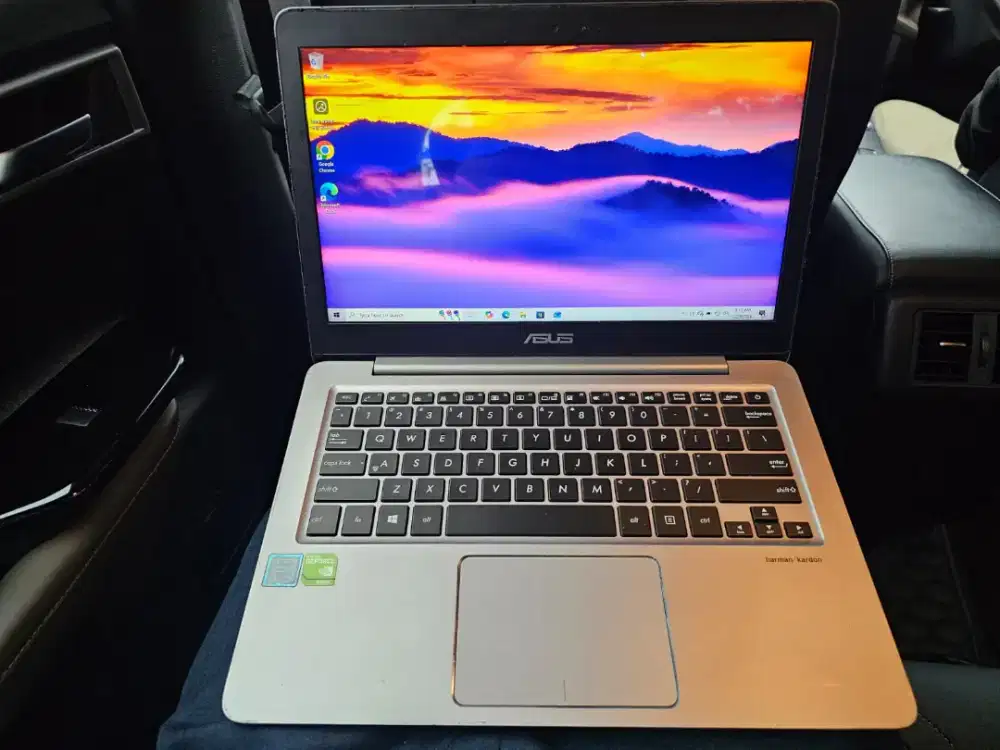 Laptop Asus Zenbook UX310 i7 7500u RAM 8GB SSD 128 HDD 1TB Geforce 940