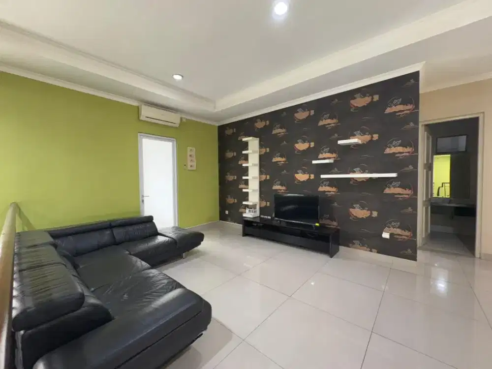 Disewakan Rumah Cluster Emerald Mansion Lippo Cikarang DM23E