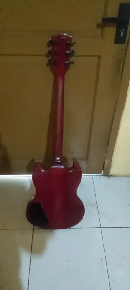 Gitar listrik Gibson sg dan sarung