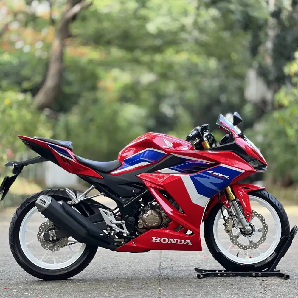 HONDA NEW CBR 150R ABS TRICOLOR 2023 KM 2K PAJAK PANJANG FULL MULUS