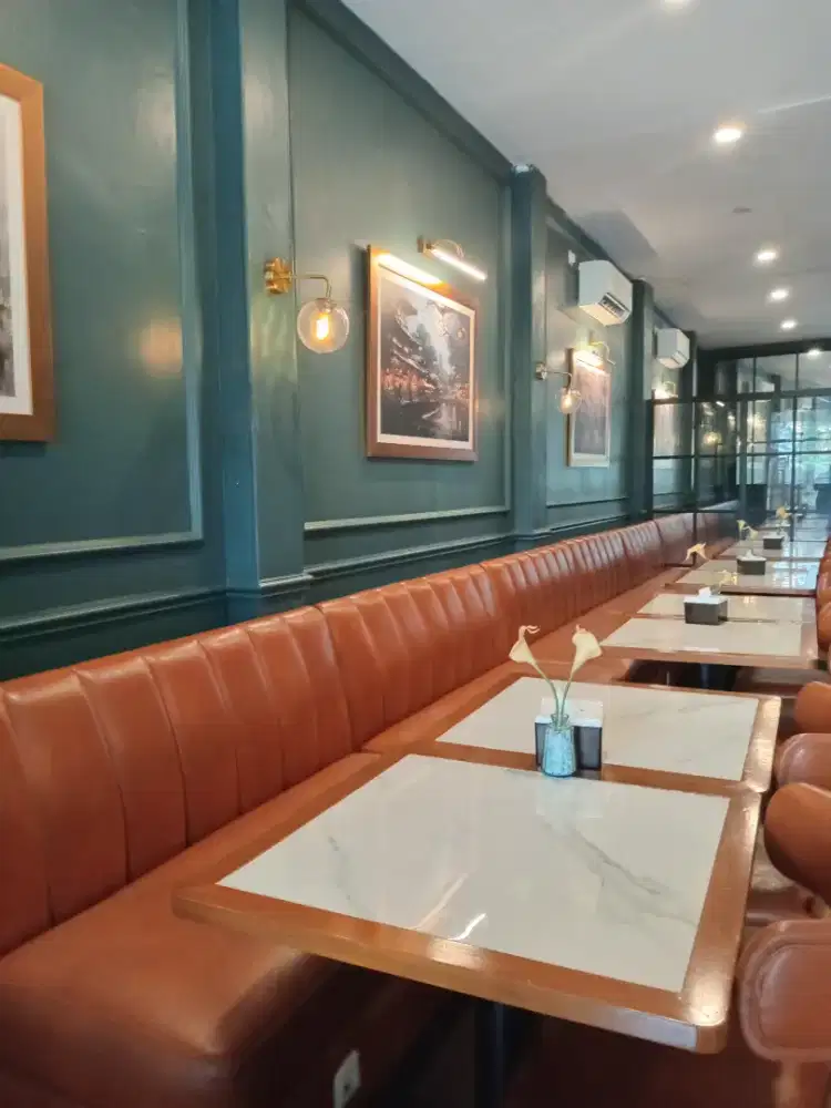 Dibutuhkan waiters mobile wanita