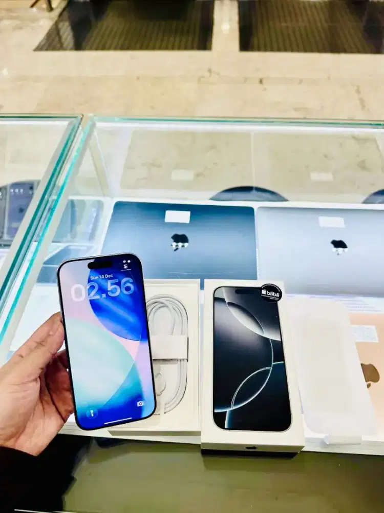 iPhone 16 Pro 128 GB warna White Titanium iBox