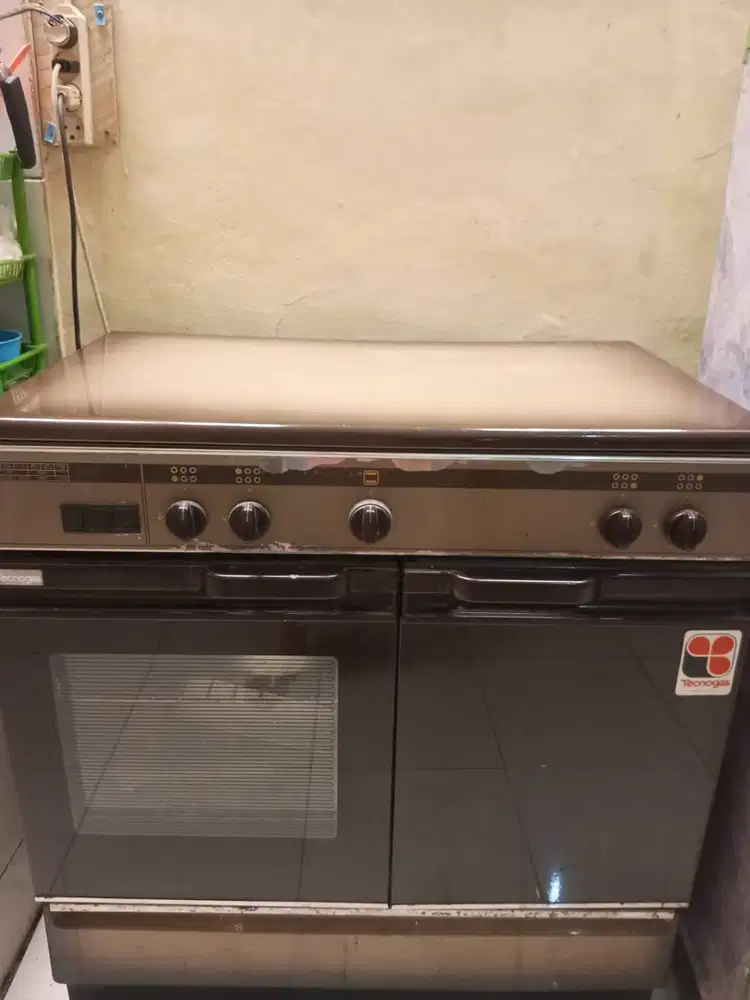 Kompor 4 tungku merk tecnogas