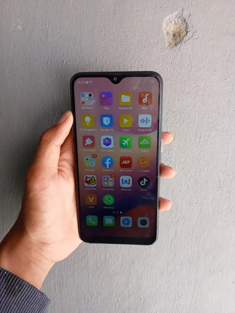 OPPO A5S. RAM 3/32 4g LTE NORMAL