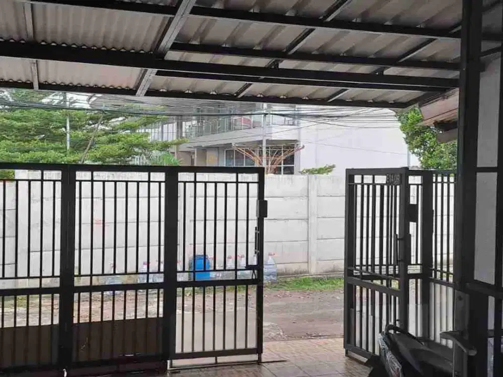 RUMAH DI JUAL DI REGENSI MELATI MAS SERPONG LOKASI STRATEGIS DEKAT KE TOLL