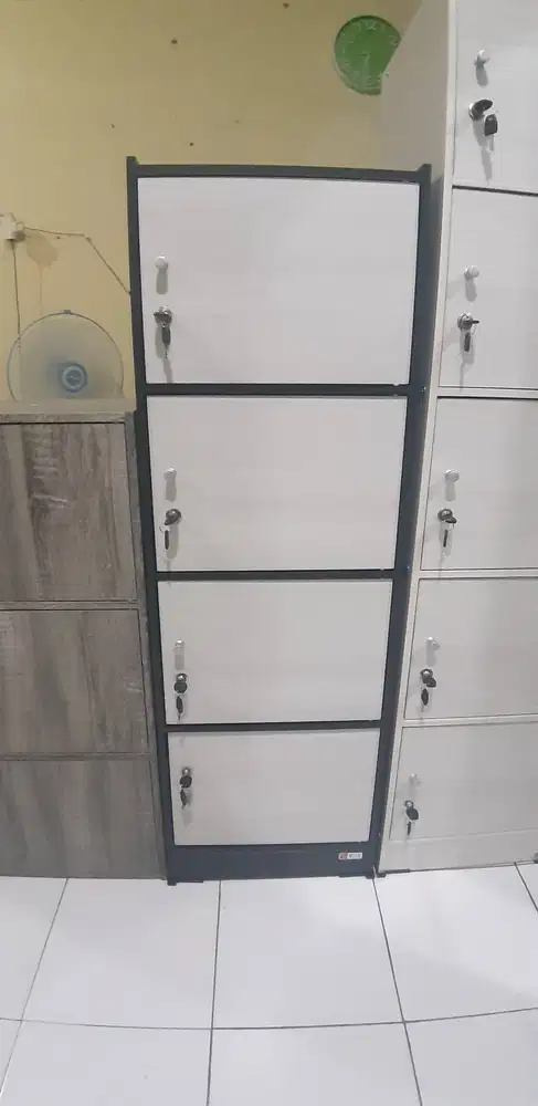 READY LEMARI LOKER 4 PINTU FULL KUNCI TERLARIS