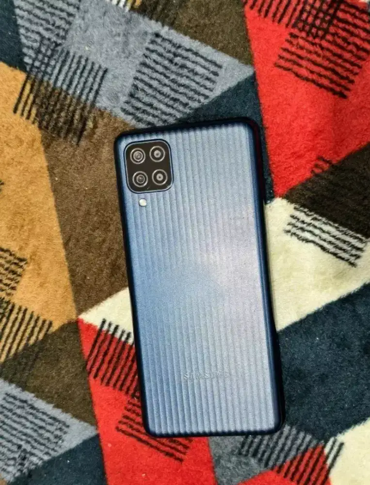 Samsung m12 4/64 hp casan