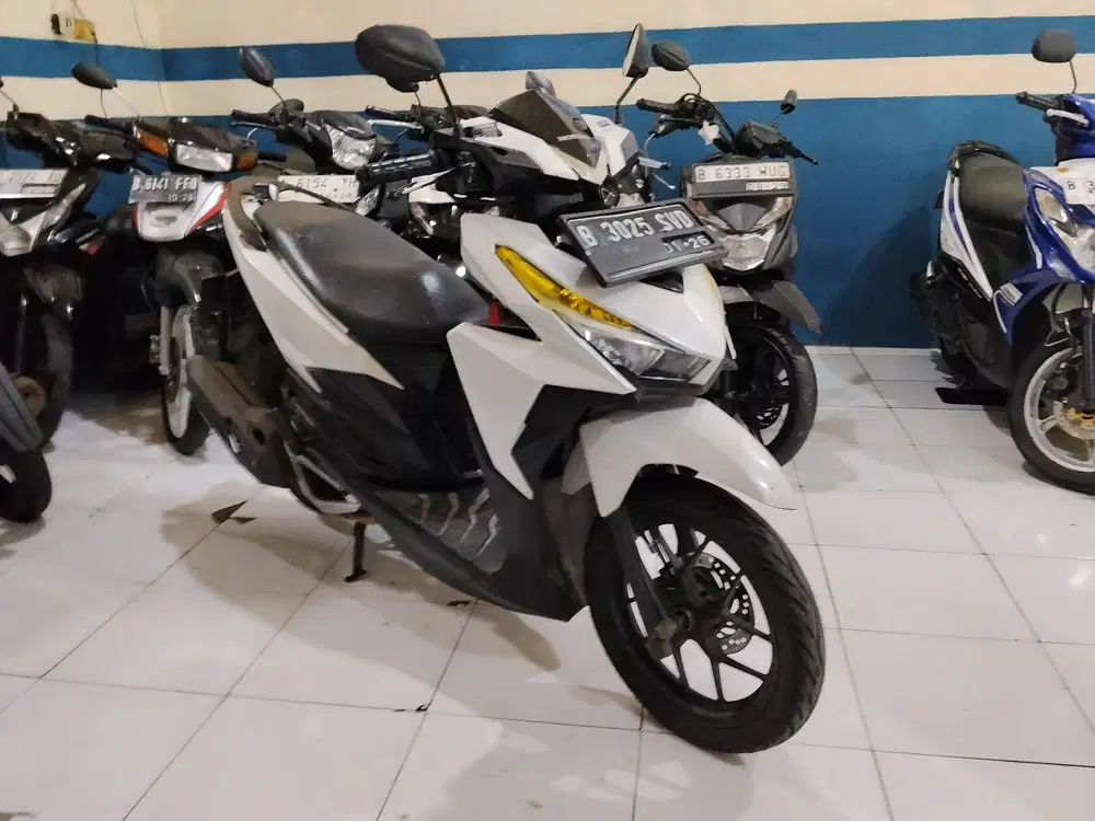 Jual cepat honda vario old 150cc 2015 full orisinil