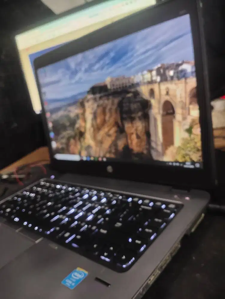 Laptop Elegan Ontel Core i5 Gen5 Sudah SSD Enak Buat Design