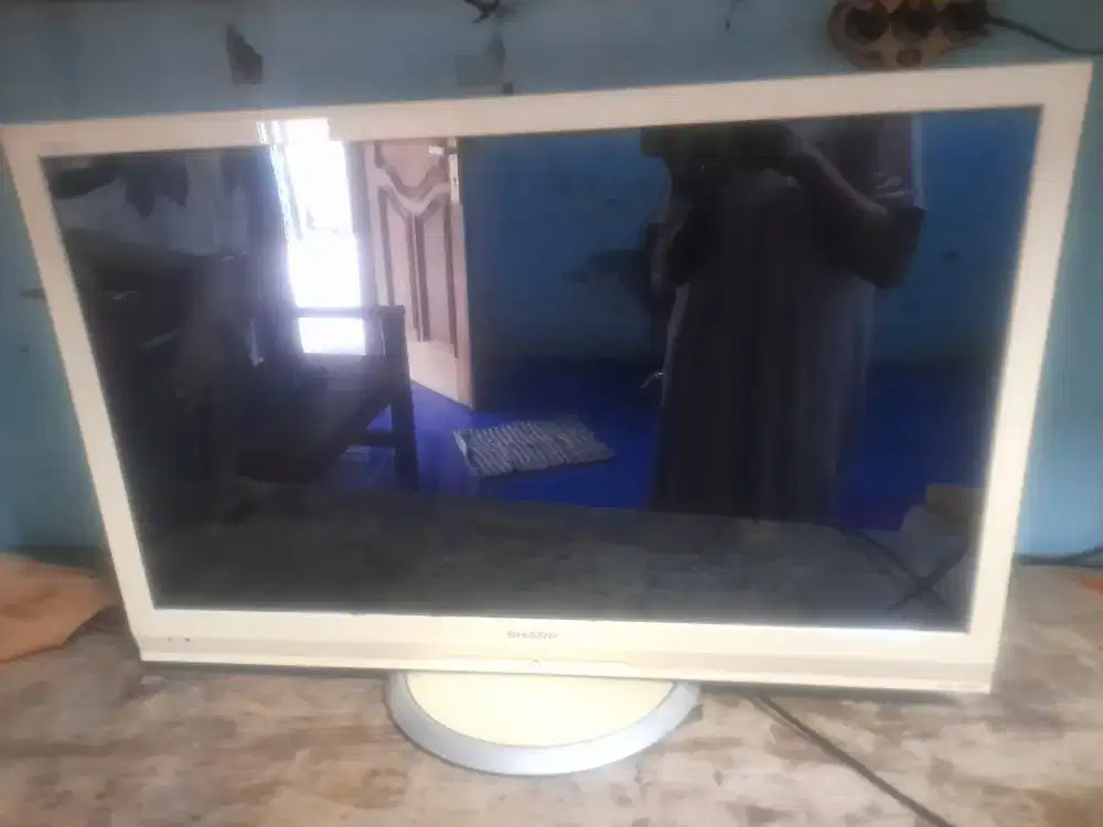 Tv led sharp 32in siaran Analog minus garis sehelai