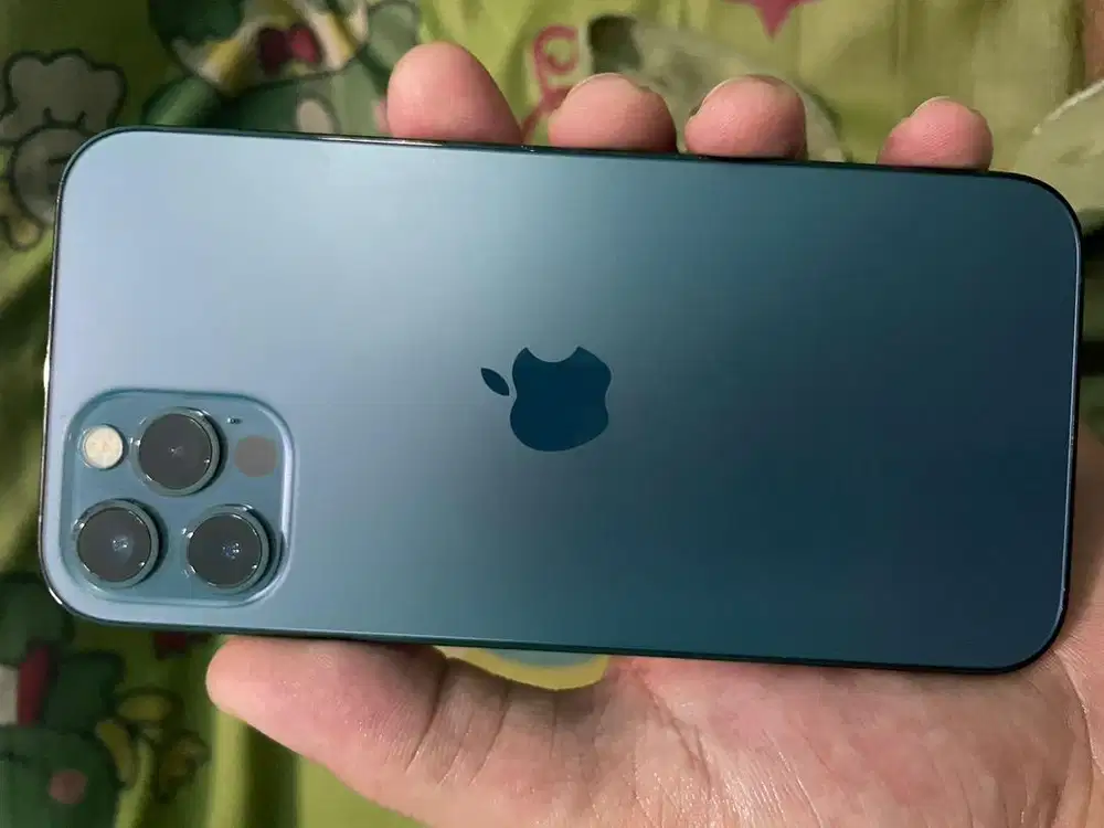 Di jual ipone 12pro 128 inter , lengkap kotak minus casan