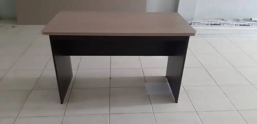 READY MEJA KERJA KANTOR UK 120 TANPA LACI TERLARIS