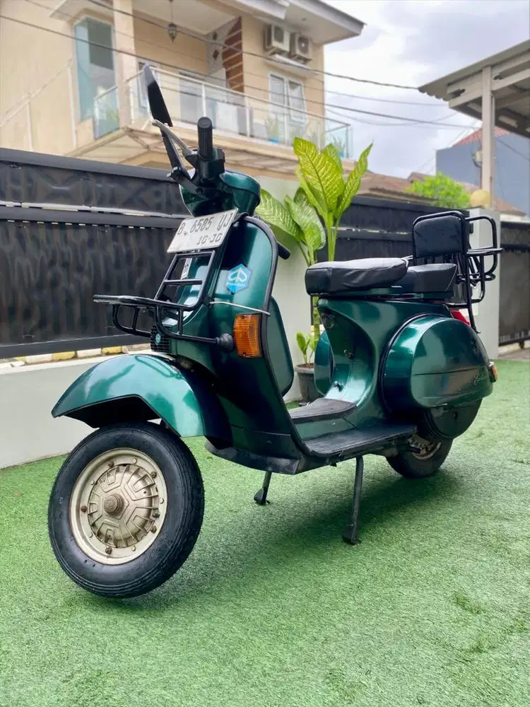 Tangan 1 : Vespa Exclusive 2 1995