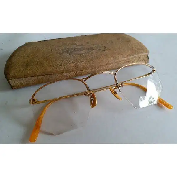 Vintage antik kacamata emas era 50's