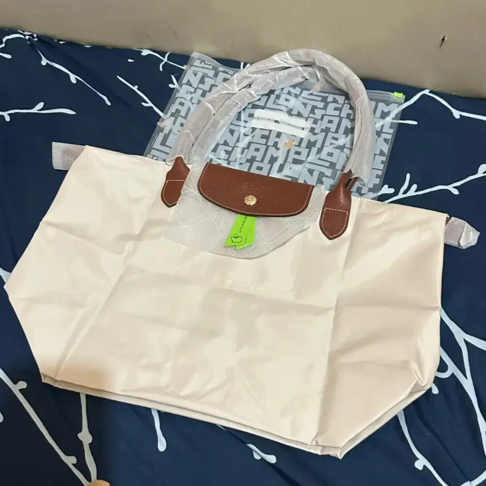 L0ngchamp brand new with tag dan plastik