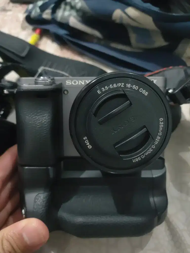 kamera a6000 + lensa kit + dus +kitab+caps