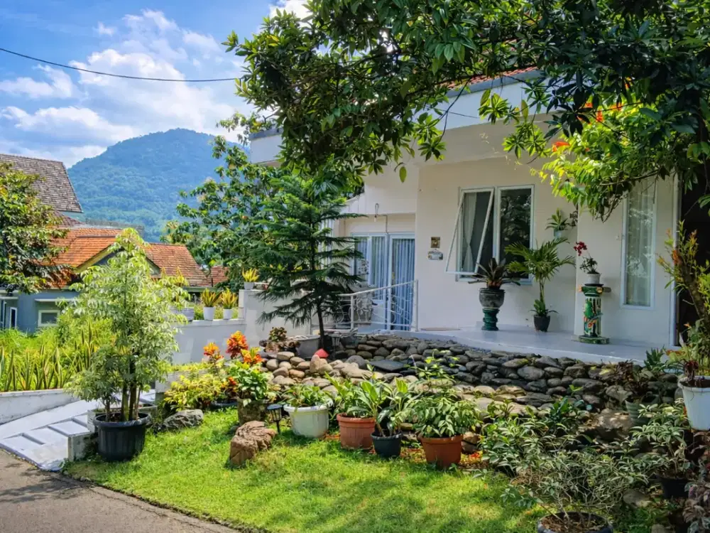 DIJUAL RUMAH EXCLUSIVE DENGAN VIEW GUNUNG LANGSUNG FURNISHED SENTUL CITY SSR973