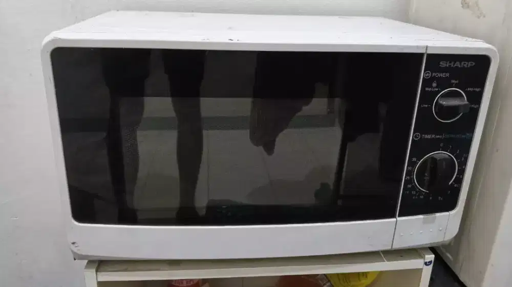 Microwave Sharp R220MAWH mulus baru 2 kali pakai