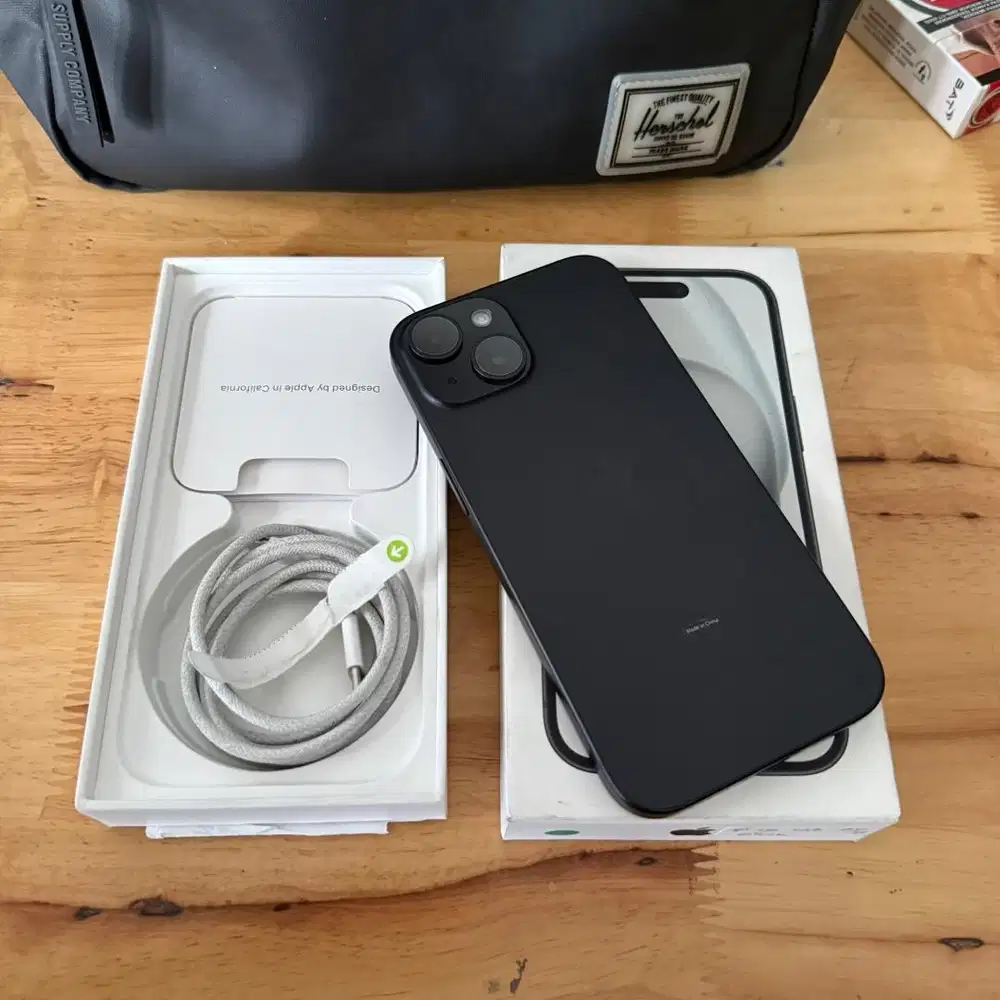 iPhone 15 128GB Black 1 Minggu Pakai Garansi Resmi iBox 1 Tahun