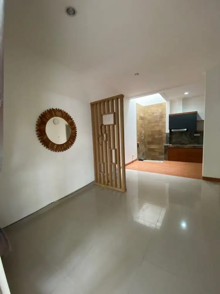 Dikontrakan / Dijual rumah puribeta 2, dekat halte busway.