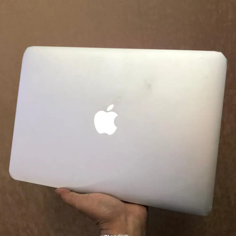 Macbook Air 2017 13inc i5 RAM 8GB SSD 128