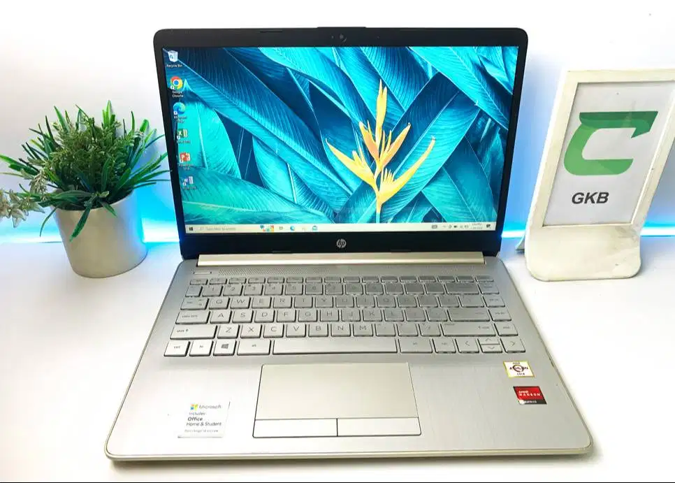 Laptop HP 14s Athlon Gold Ram 8gb Ssd 512gb Keyboard backlight VGA 2gb