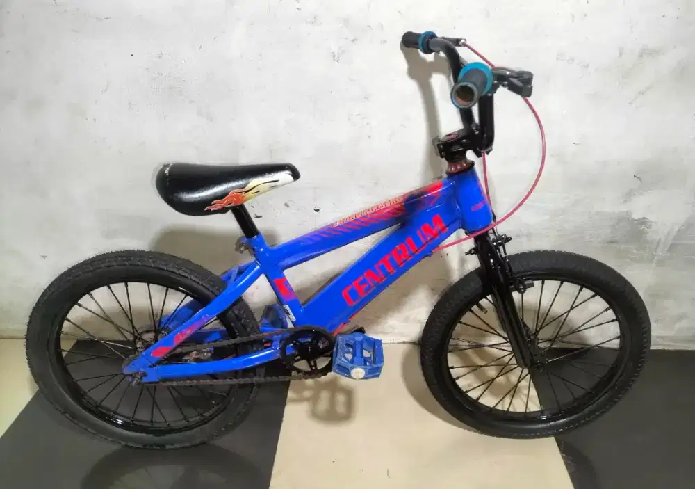 Sepeda anak cewek ukuran 18 kondisi normal