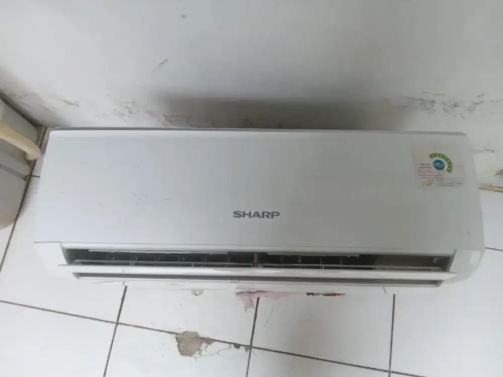 AC sharp setengah pk