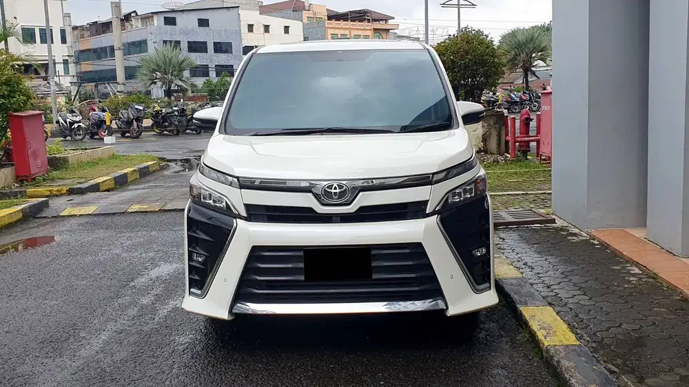 [ GARANSI 5TH ] Toyota Voxy 2.0 Sunroof AT 2018/2019