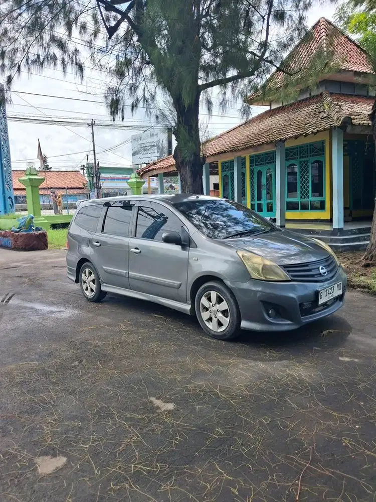 Livina matic good condition