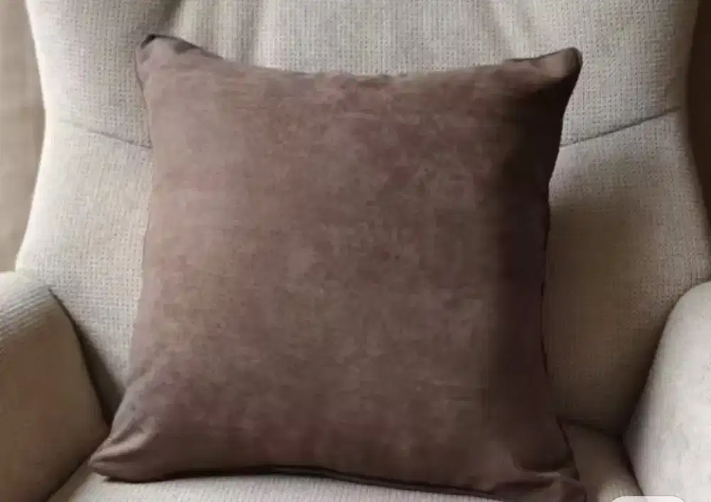Bantal Sofa Suede