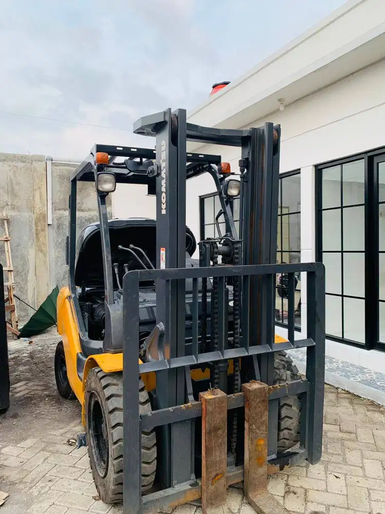 KOMATSU 3 TON MAST 3 METER STD TAHUN MUDA SIAP PAKAI