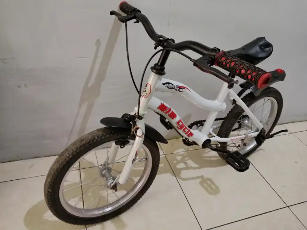 Sepeda anak warna putih