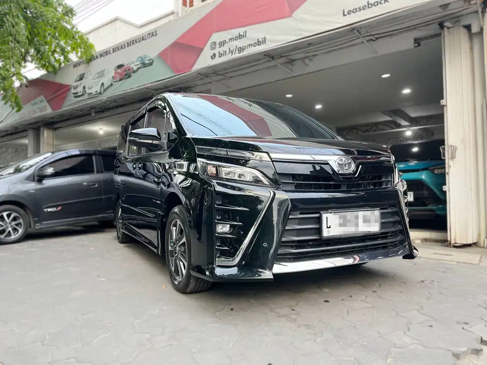 Toyota Voxy 2.0 AT Matic 2018